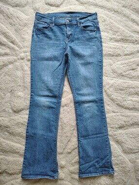 ☀️5/$25☀️ Old Navy Women’s Size 6 Short Mid-rise Original Bootcut Blue Jeans